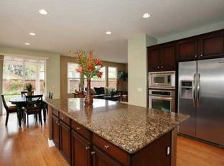 3740 Strata Dr, Carlsbad, CA 92010