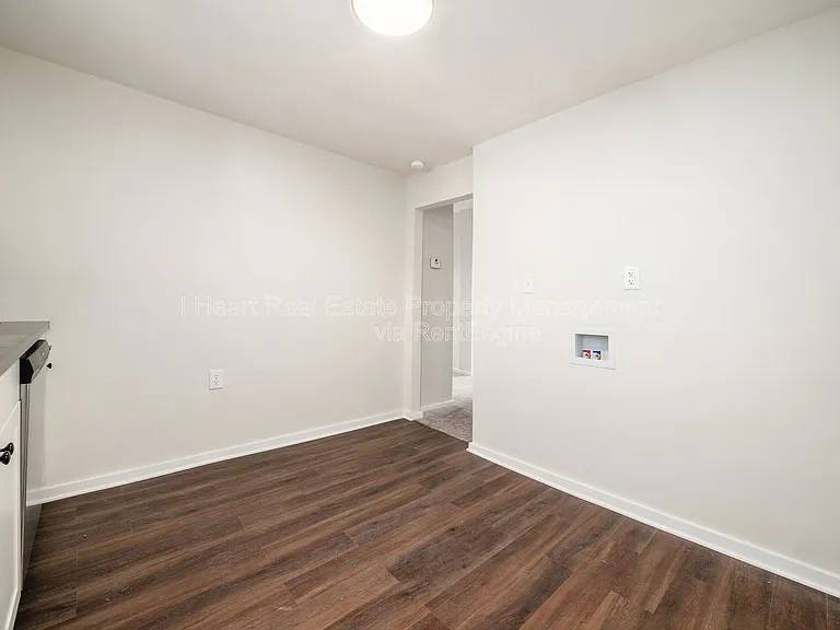 878 1/2 Sullivant Ave — Photo 8