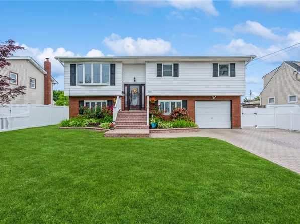 316 43rd Street, Lindenhurst, NY 11757