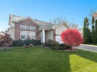 255 Midlane Dr, Crystal Lake, IL 60012