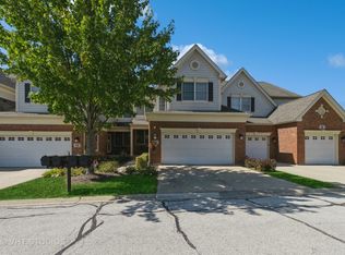 11 Harborside Way, Hawthorn Woods, IL 60047