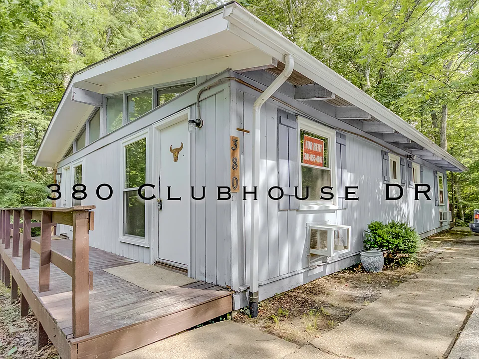 380 Clubhouse Dr #19