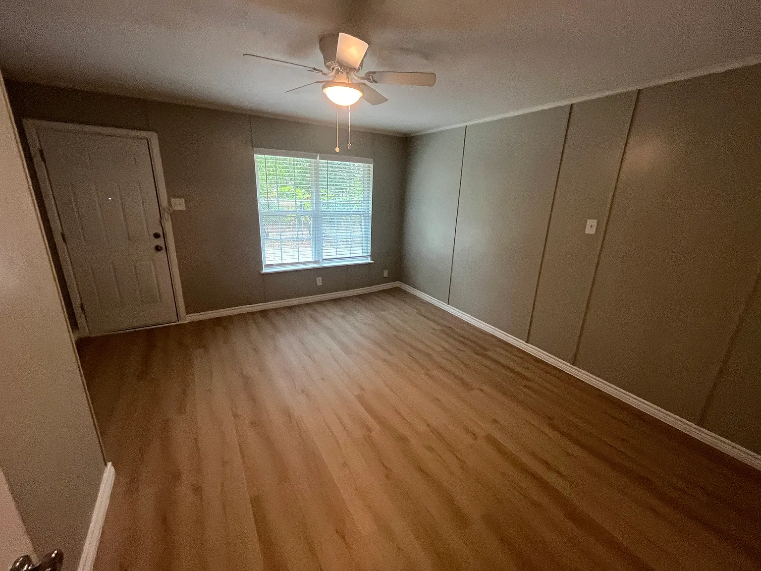 3 bed, 1346 sqft, $1,950 — Photo 3