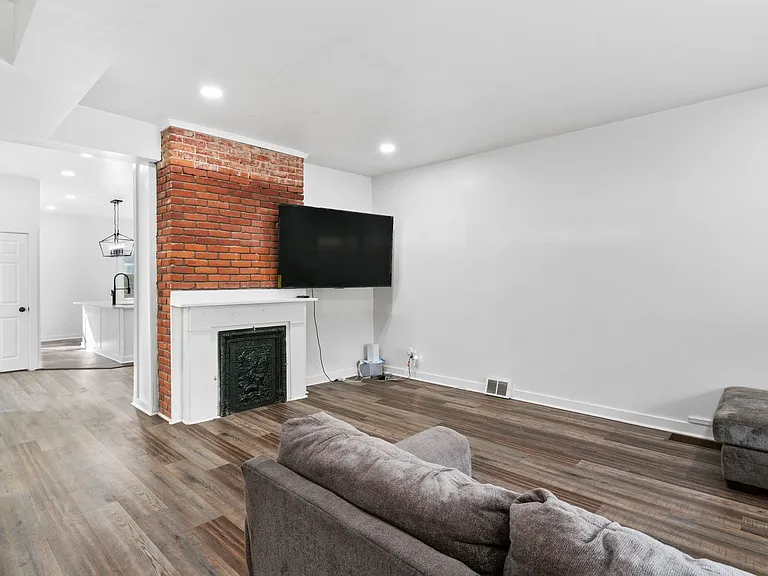 721 Boggs Ave — Photo 5