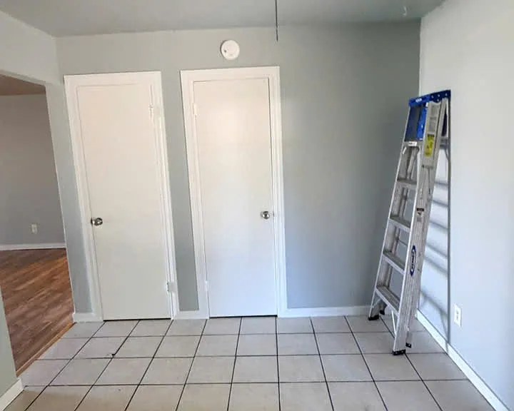 7917 S McKinley Ave — Photo 1