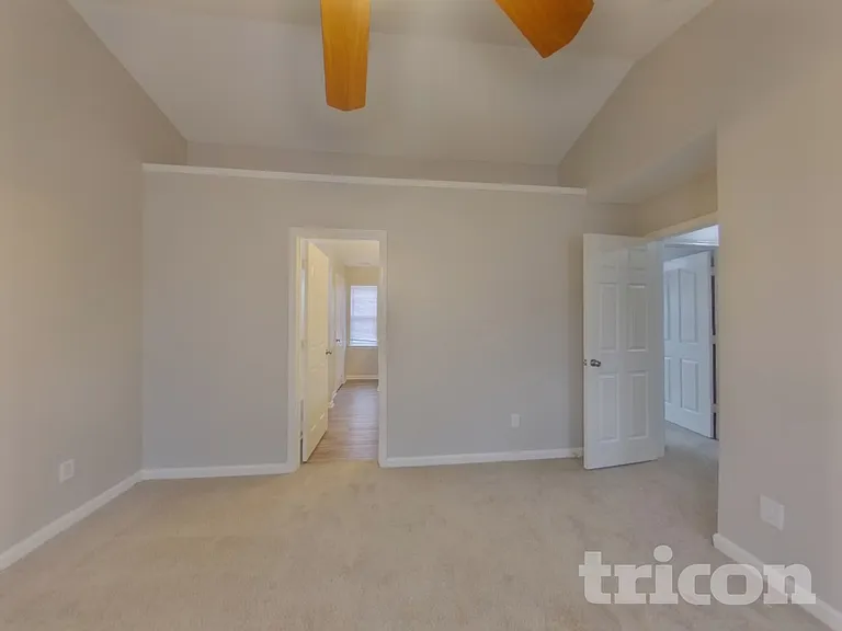 12724 Deaton Hill Dr — Photo 7