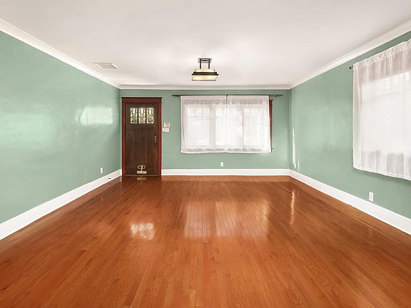 3rd image of 1436 Silver Lake Blvd