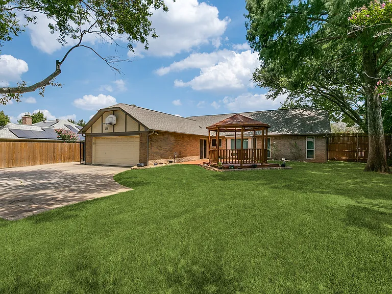 8 Winding Creek Ct — Photo 21