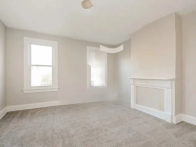3 bed, 1.5 bath, 1862 sqft, $1,030 — Photo 3