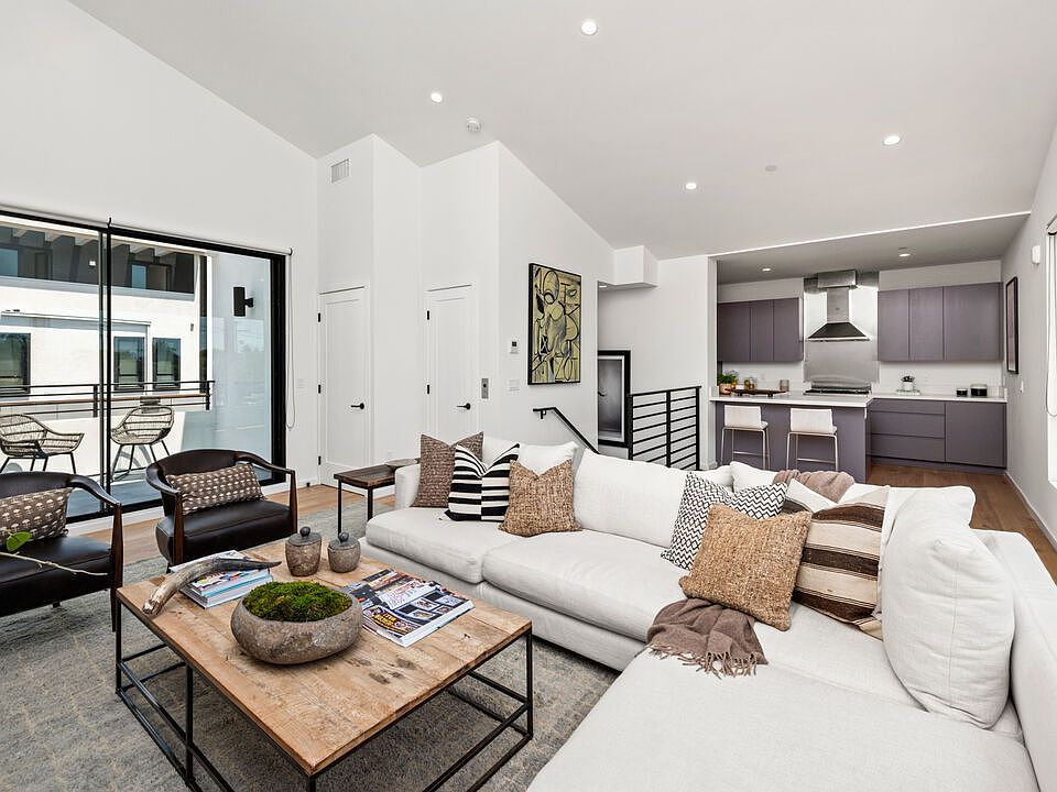 1st image of 1176 Nelrose Ave #B