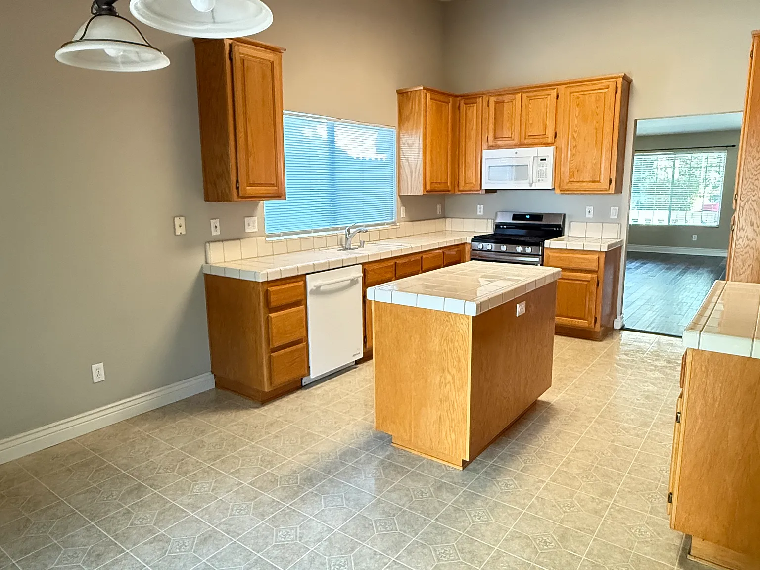1520 Ingrid Dr — Photo 3