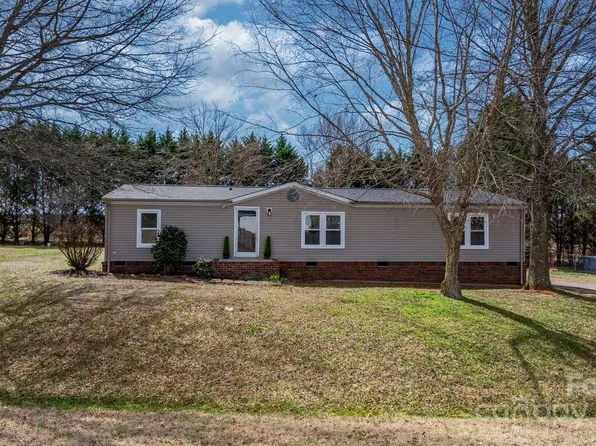 1841 Ellick Dr, Newton, NC 28658