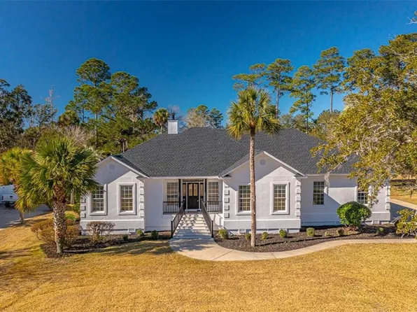 181 Harbor Pointe Dr, Brunswick, GA 31523