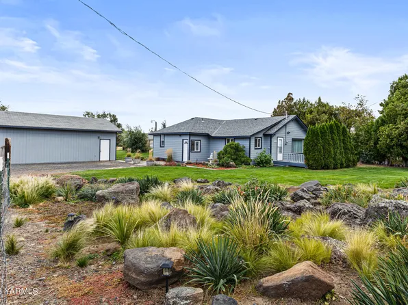 920 Dilley Rd, Tieton, WA 98947