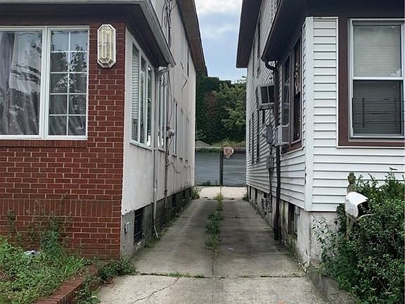 2nd image of 1418 Avenue T