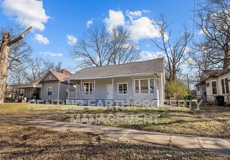 1217 Fulton Ave — Photo 3