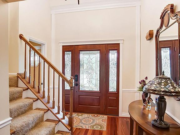 4th image of 351 Whetstone Dr W
