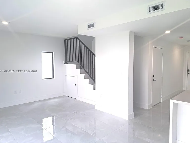 1373 NW 1st St — Photo 5
