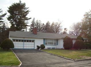 554 Seven Oaks Rd, Orange, NJ 07050