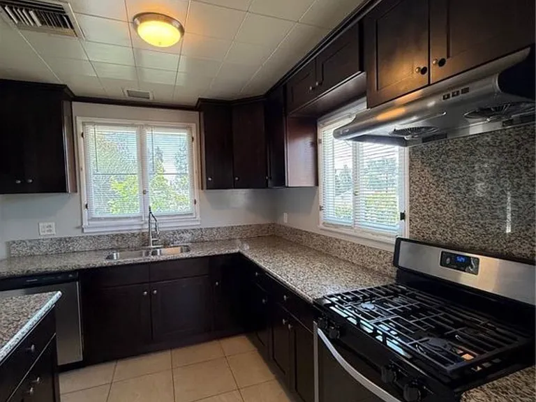 2404 Wetherhead Dr — Photo 9