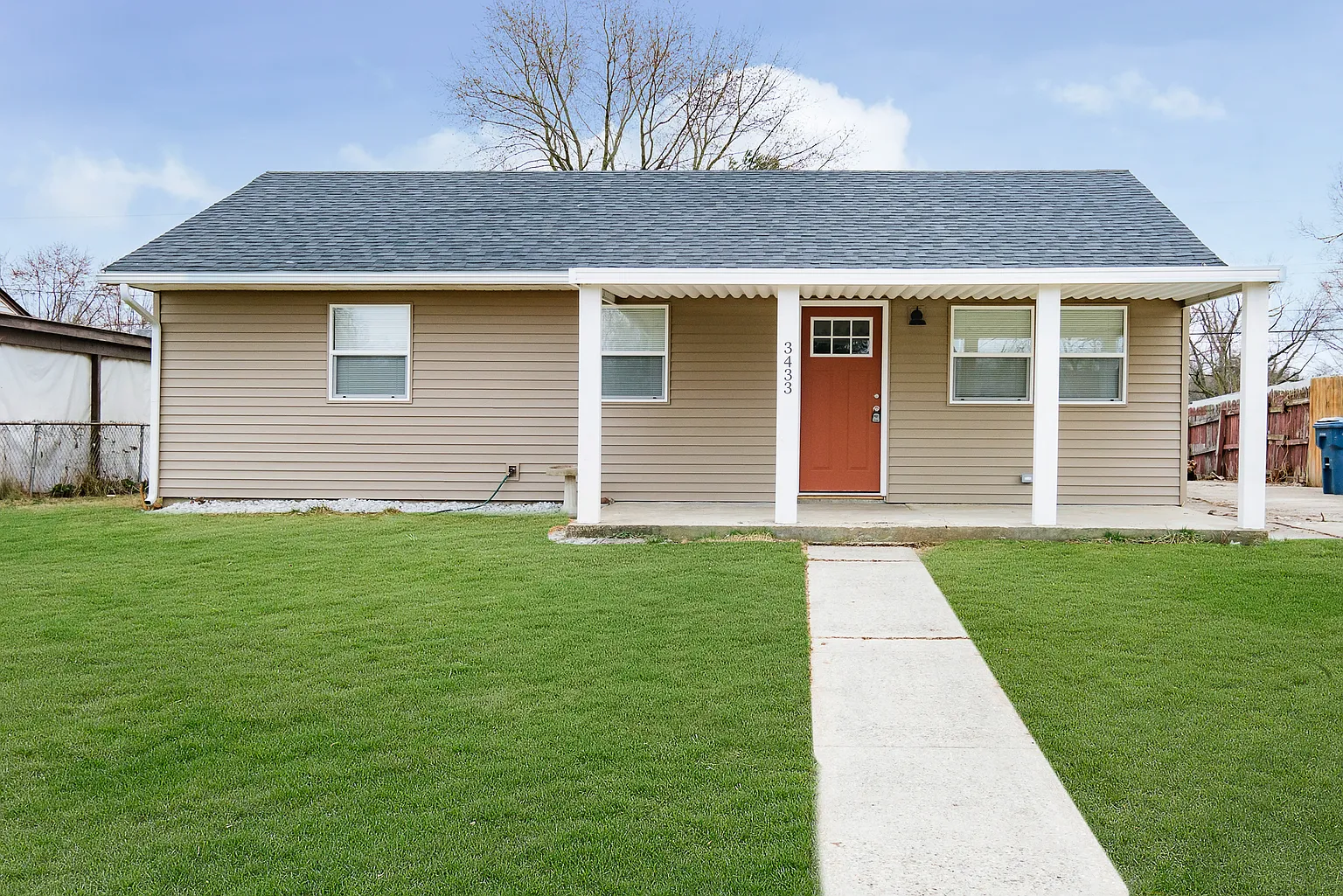 3433 W Perry St photo 1