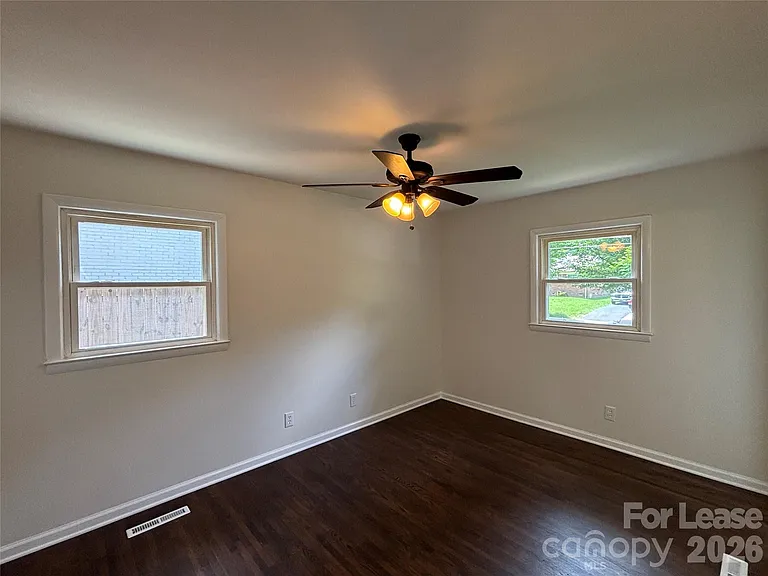 2627 Dora Dr — Photo 22