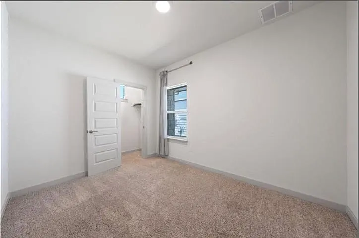 10805 Meris Ln — Photo 17