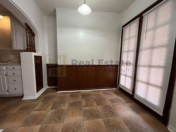 3rd image of 428 S Broadway Ave #J