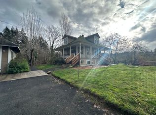 221 Gowen Pl NW #B, Bainbridge Island, WA 98110
