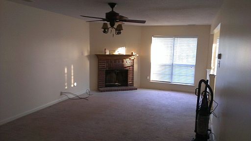 1st image of 140 Center Oak Dr