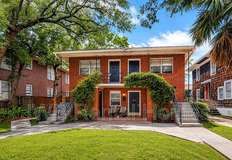 2725 Herschel St — Photo 13