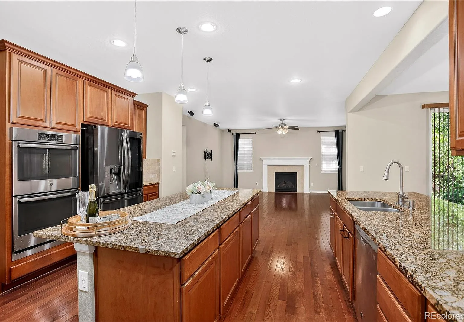4 bed, 3.5 bath, 3042 sqft, $3,500 — Photo 3