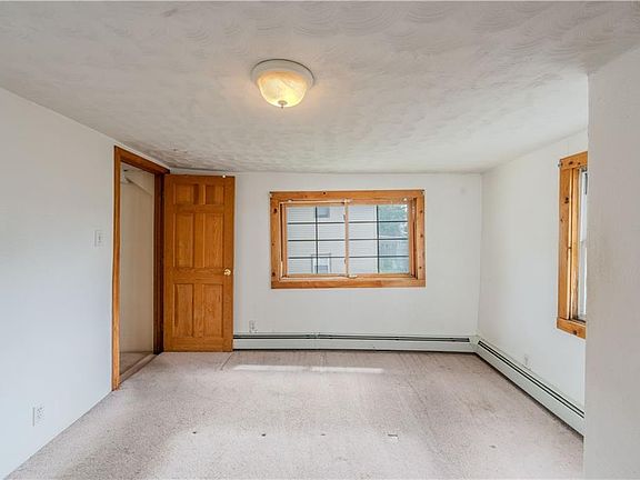2nd image of 738 Lonsdale Ave