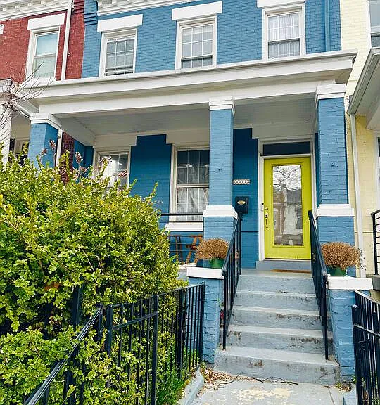 1011 8th St NE — Photo 1