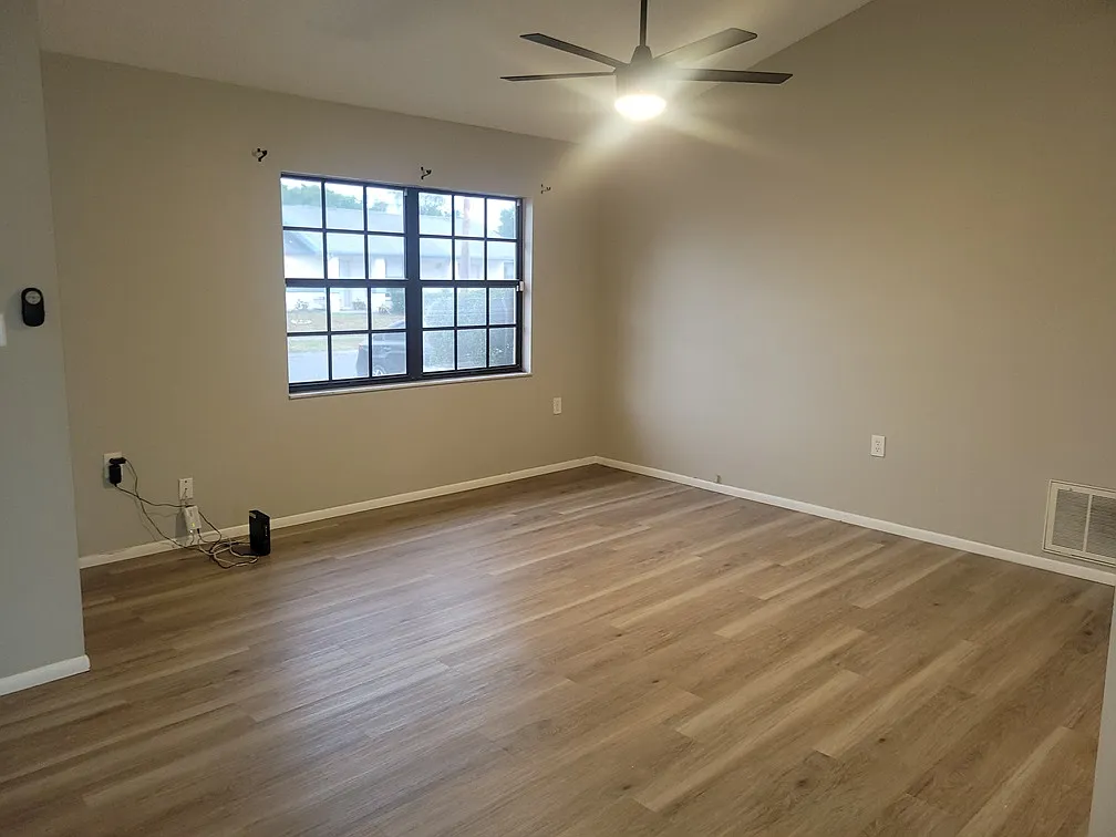 2 bed, 872 sqft, $1,550 — Photo 3