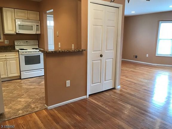 5th image of 104 Brandywyne Dr #104