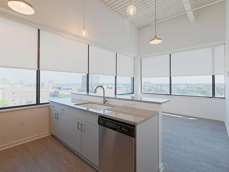 501 S Capitol Ave — Photo 61