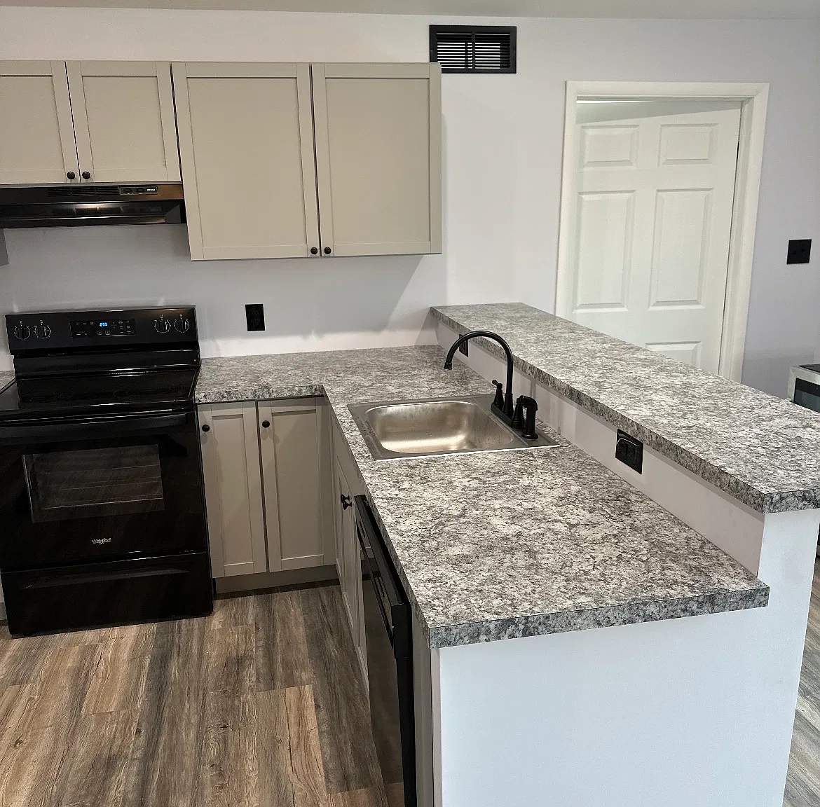 2 bed, 816 sqft, $1,000 — Photo 1
