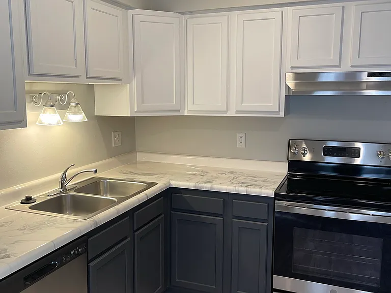 443 S Johnson St #4S — Photo 4