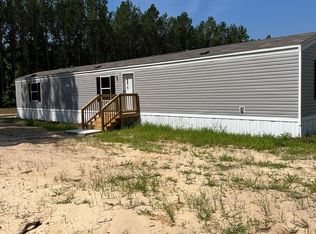 992 Evergreen Dr, Galivants Ferry, SC 29544