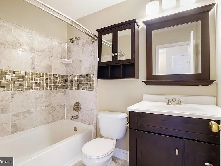 7017 Migliori Ct — Photo 19