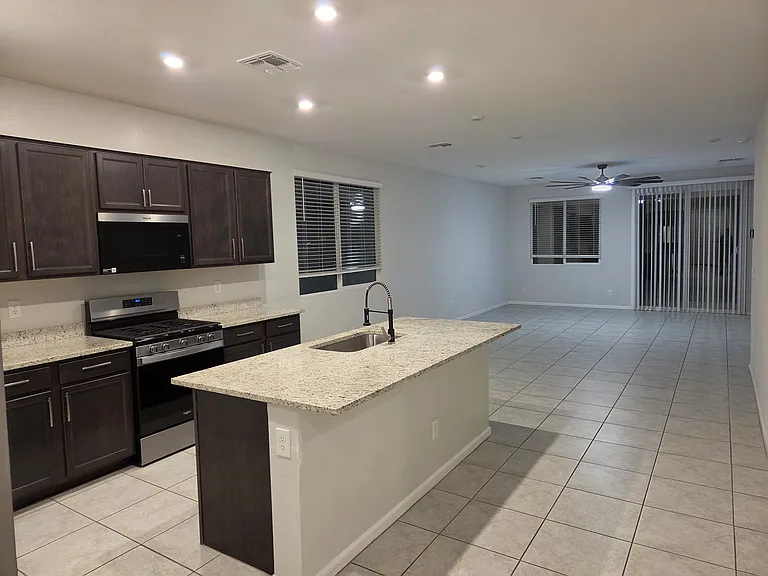 35340 W Vera Cruz Dr — Photo 3