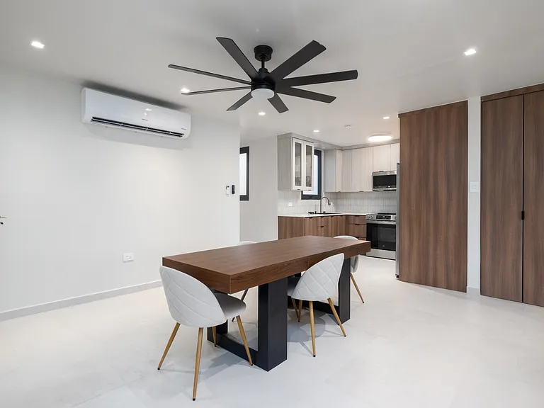306 Calle — Photo 14