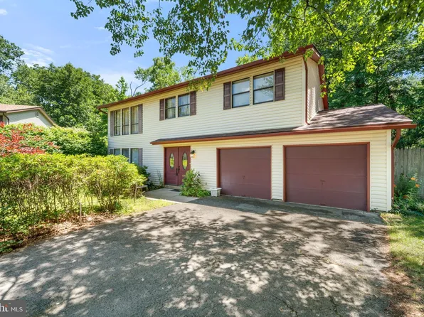 19 Gloucester Ct, Eastampton, NJ 08060