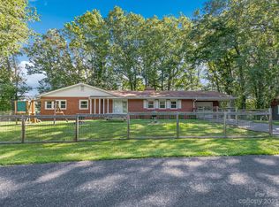 460 Hunter St, Burnsville, NC 28714