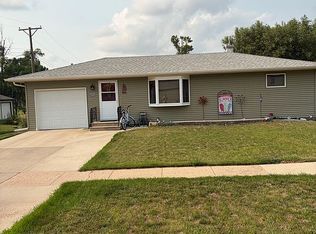 306 2nd St, Armour, SD 57313