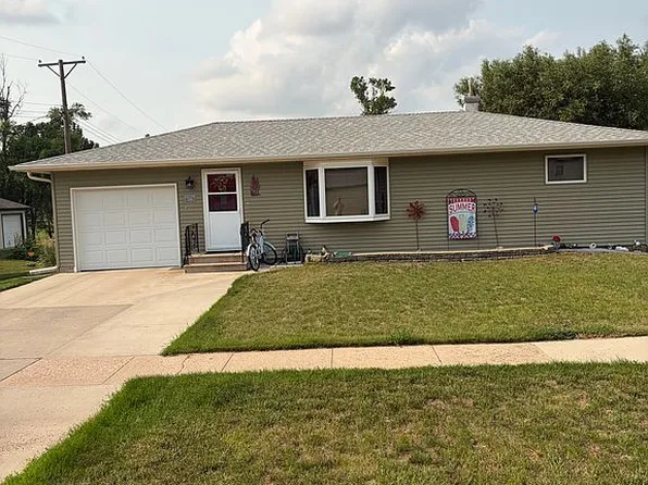 306 2nd St, Armour, SD 57313