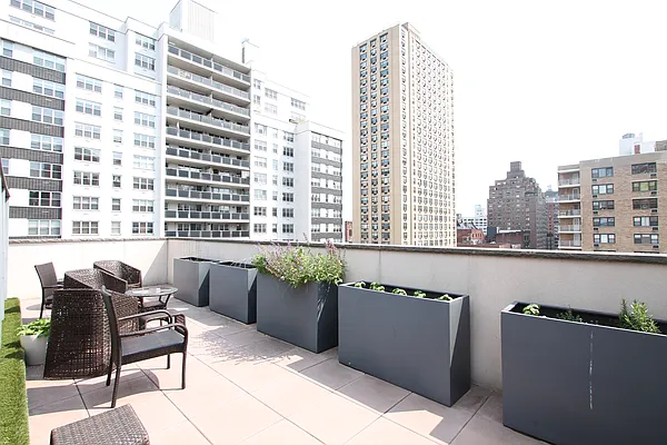 Rented by Compass | media 7