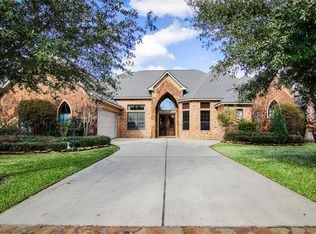 21 Edgewood Dr, Montgomery, TX 77356