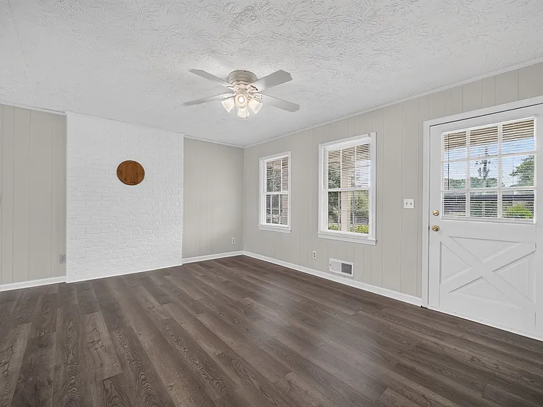 2591 Doc Hughes Rd — Photo 8